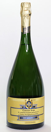 névre szóló Törley Magnum nagypezsgő egyedi címkével másfél 1,5 literes nagy száraz pezsgő